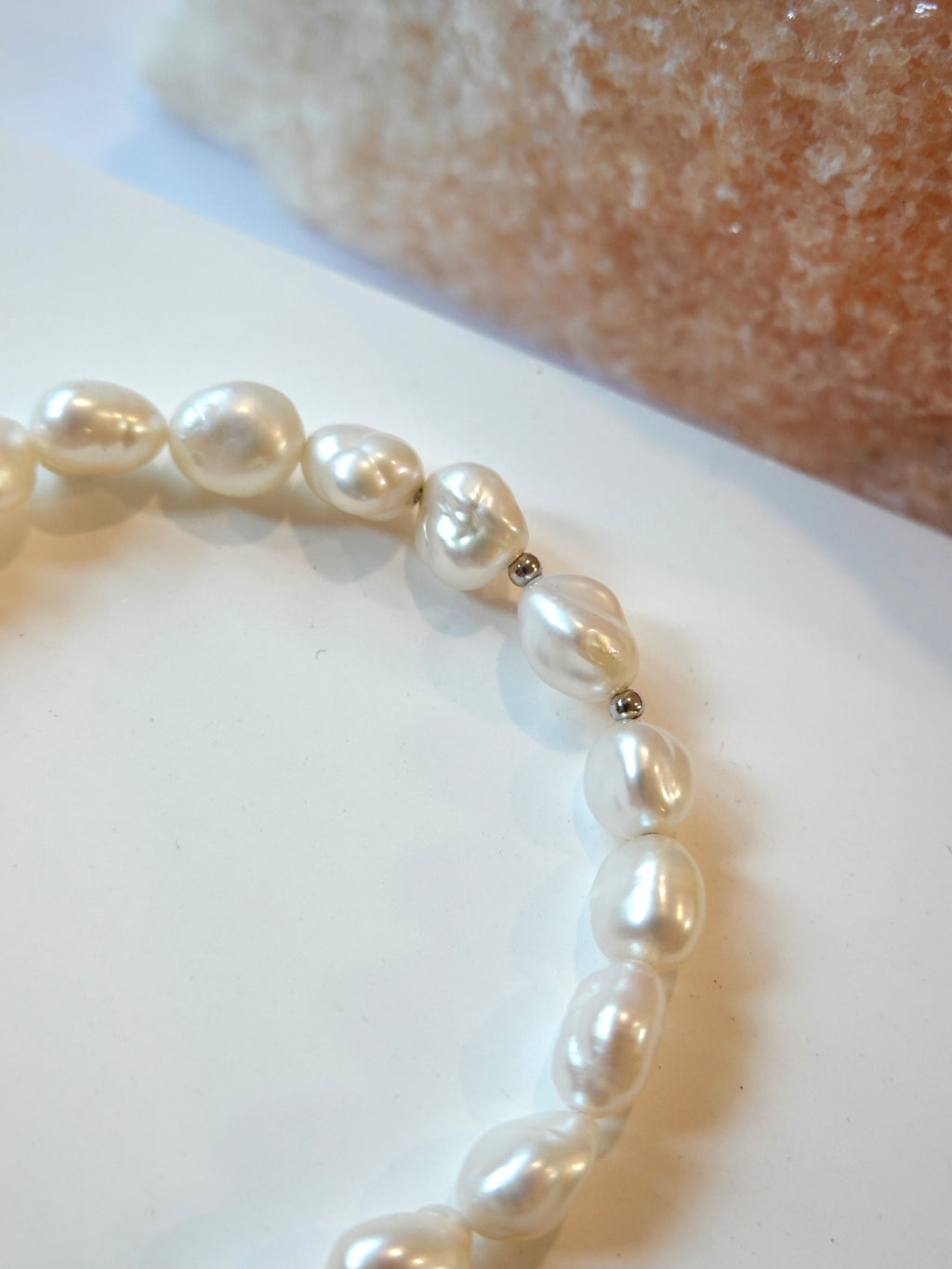 Horseshoe Clasp Pearl Bracelet