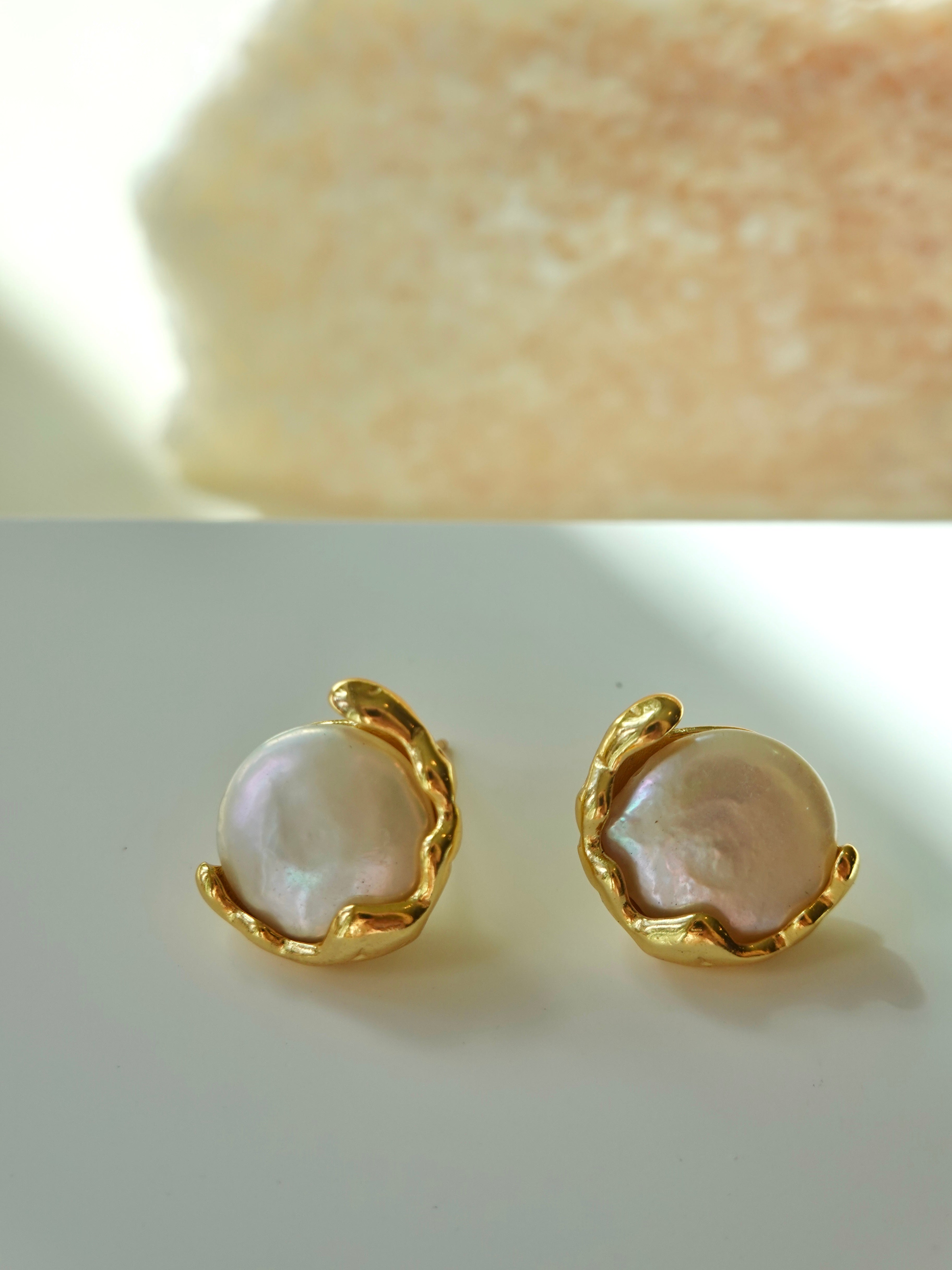 Molten Embrace Pearl Earrings