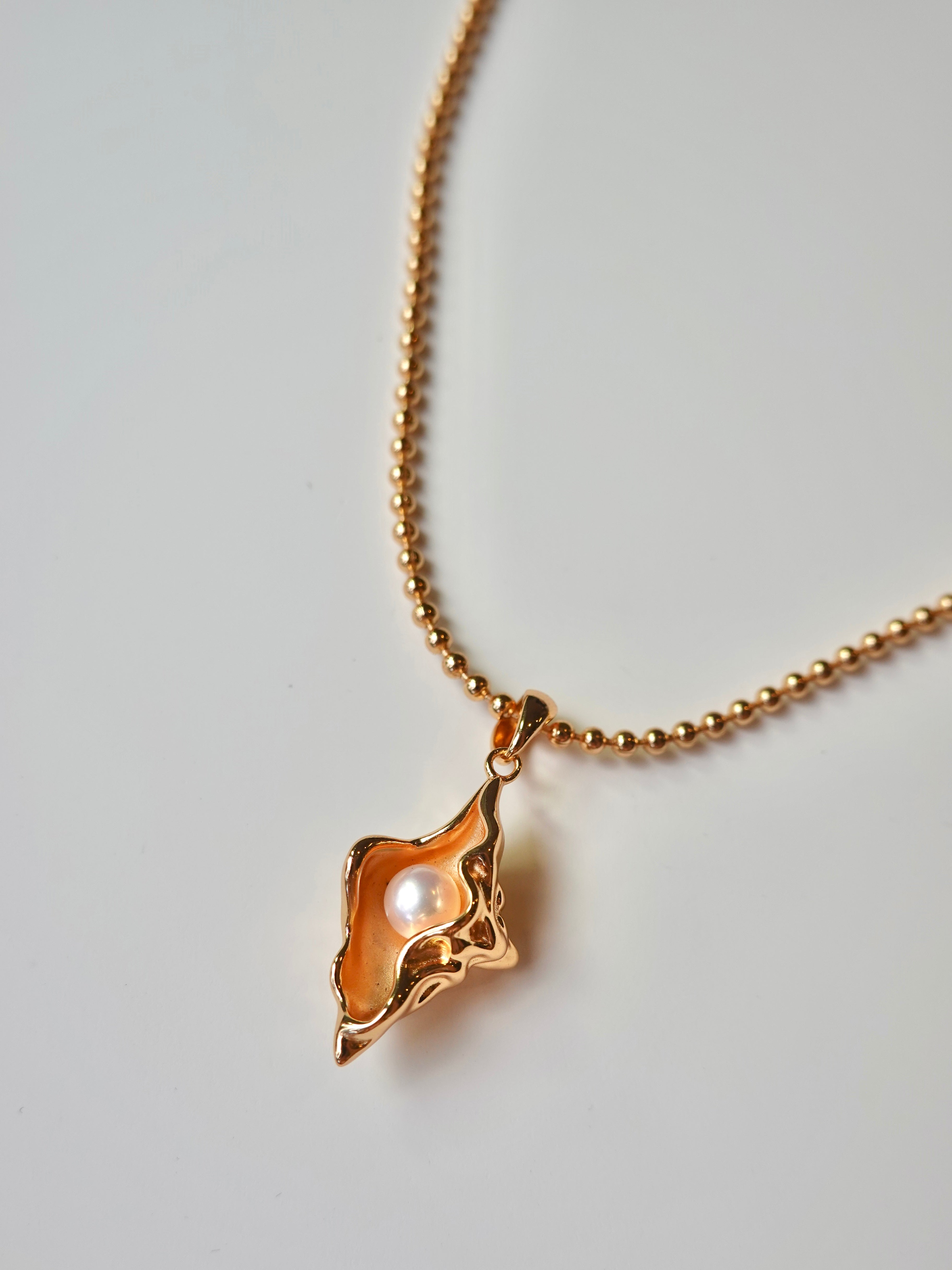 Icon Shell Pearl Necklace