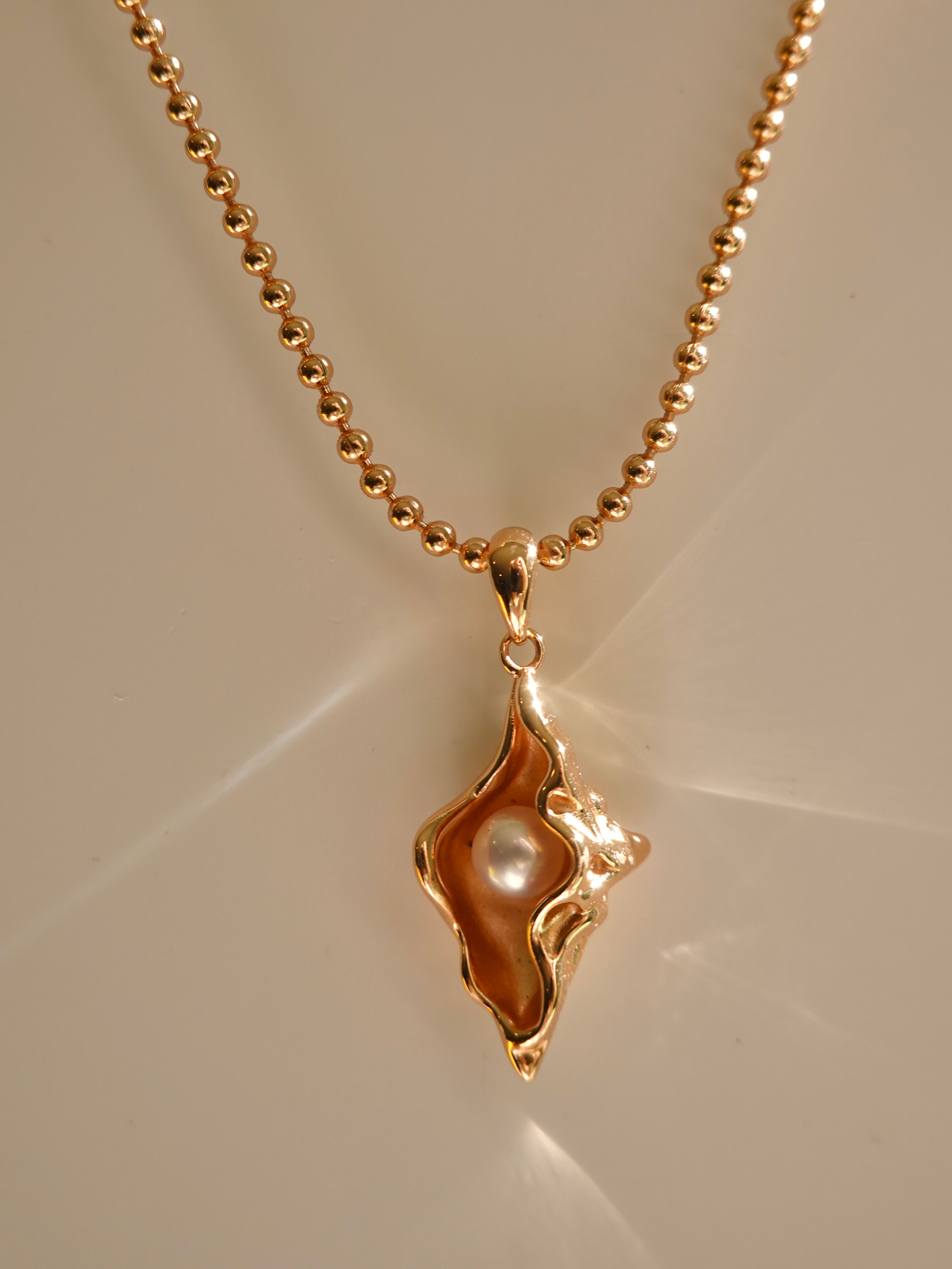 Icon Shell Pearl Necklace