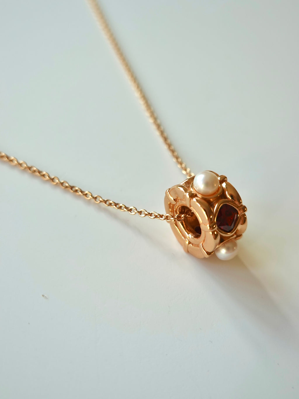 Lattice Pearl Pendant Necklace