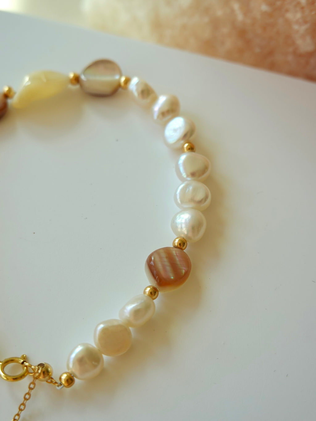 Gleam Penguin Shell & Pearl Bracelet