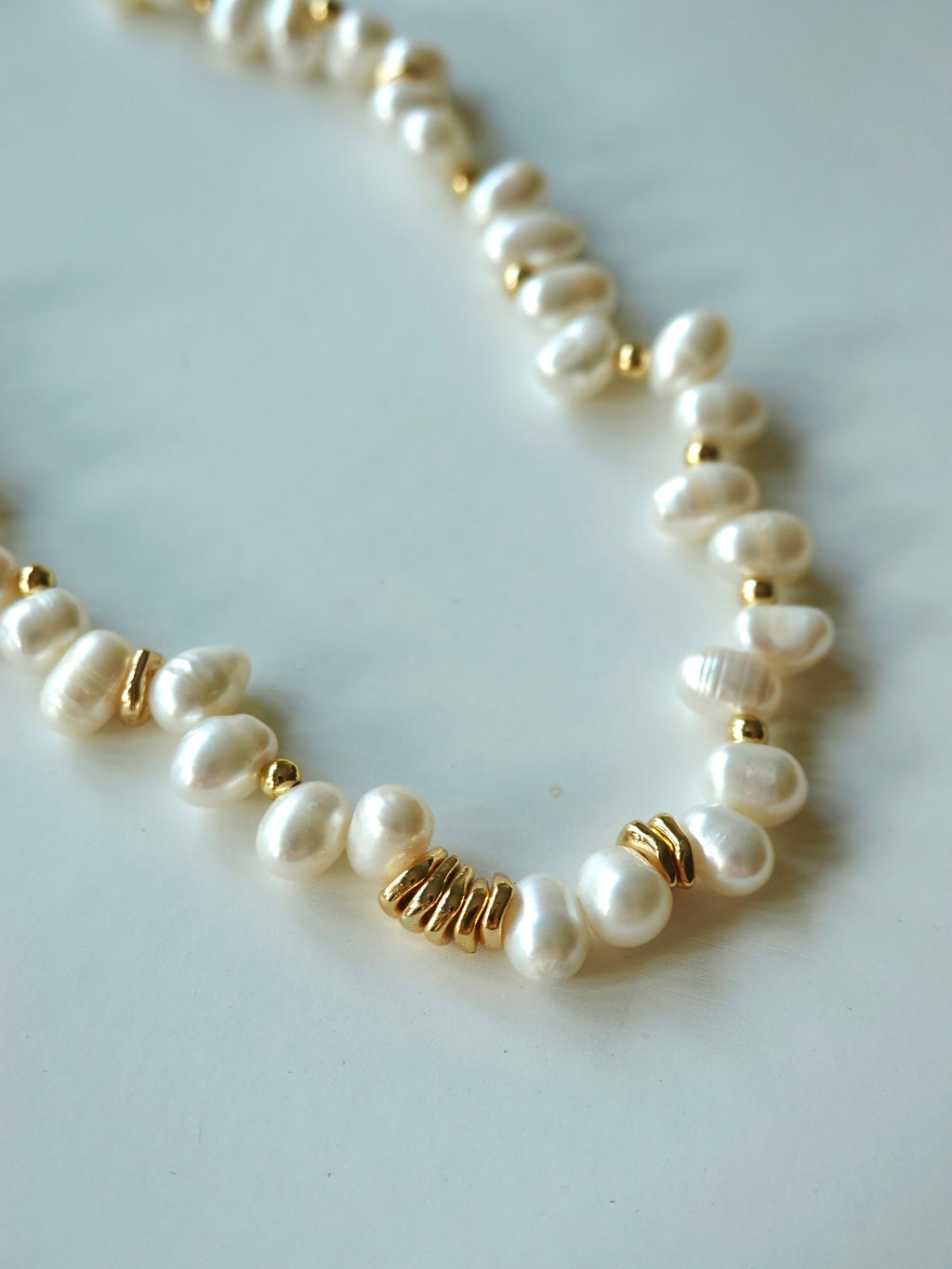 Stagger Pearl Necklace