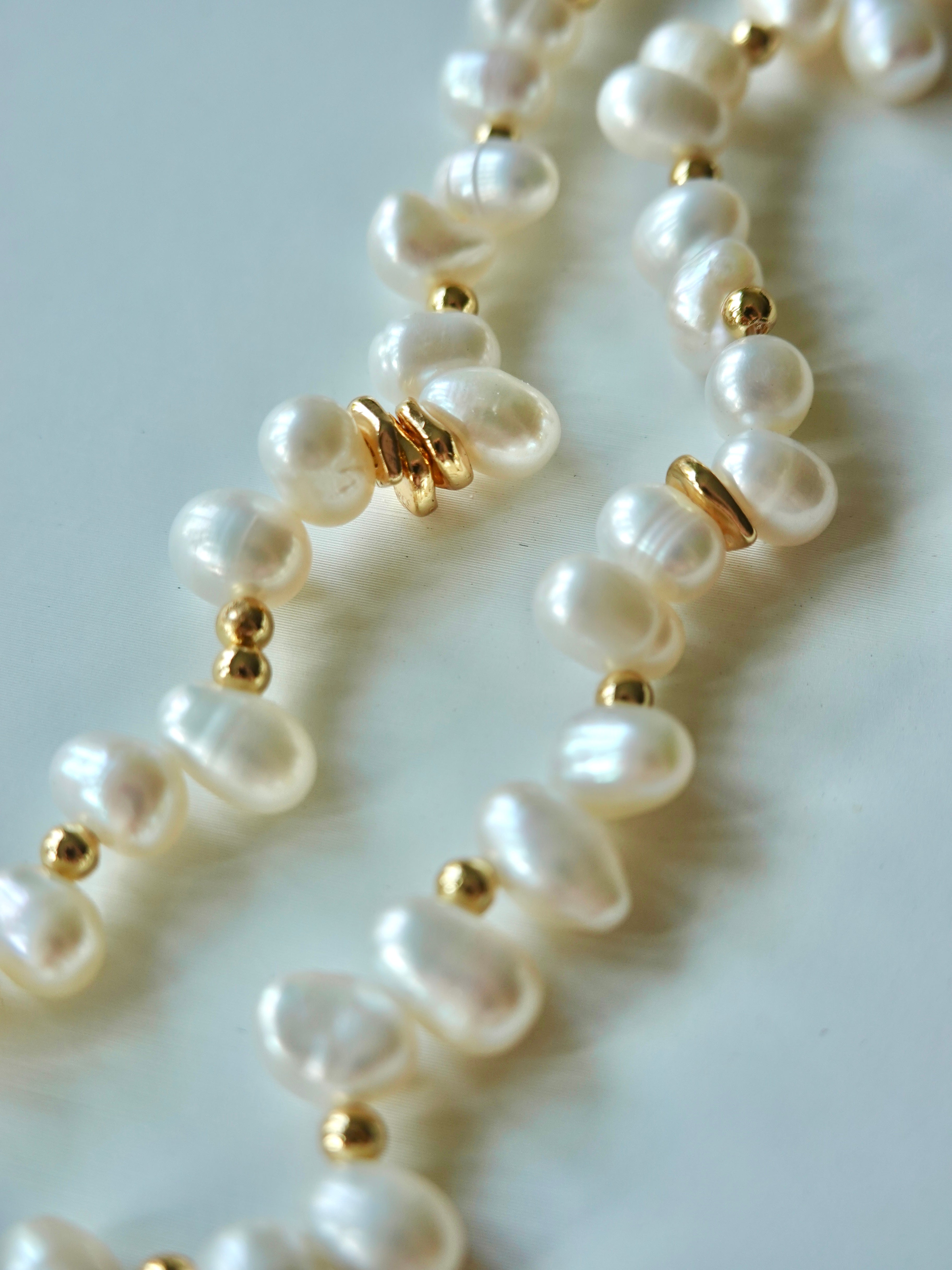 Stagger Pearl Necklace