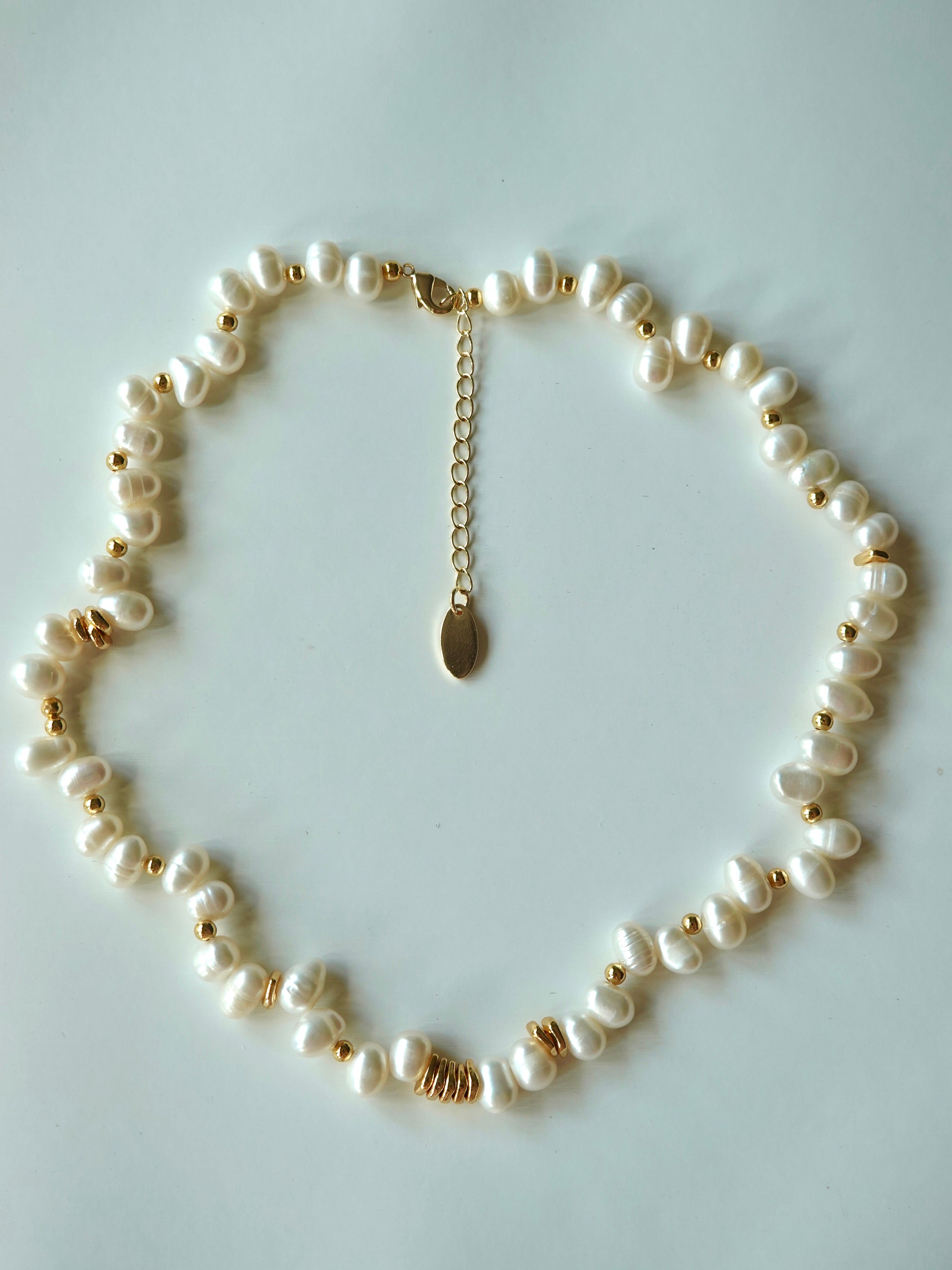 Stagger Pearl Necklace
