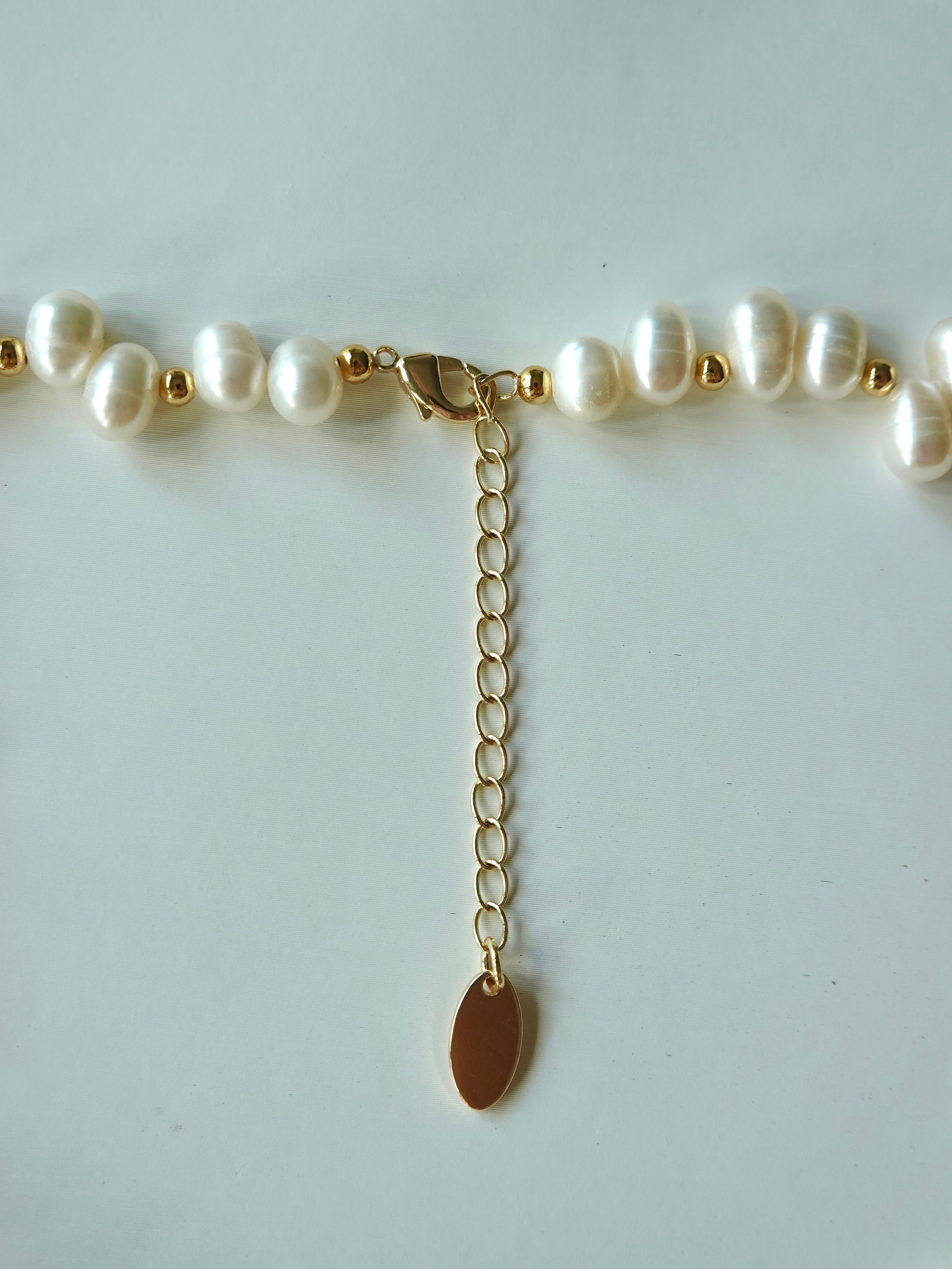 Stagger Pearl Necklace