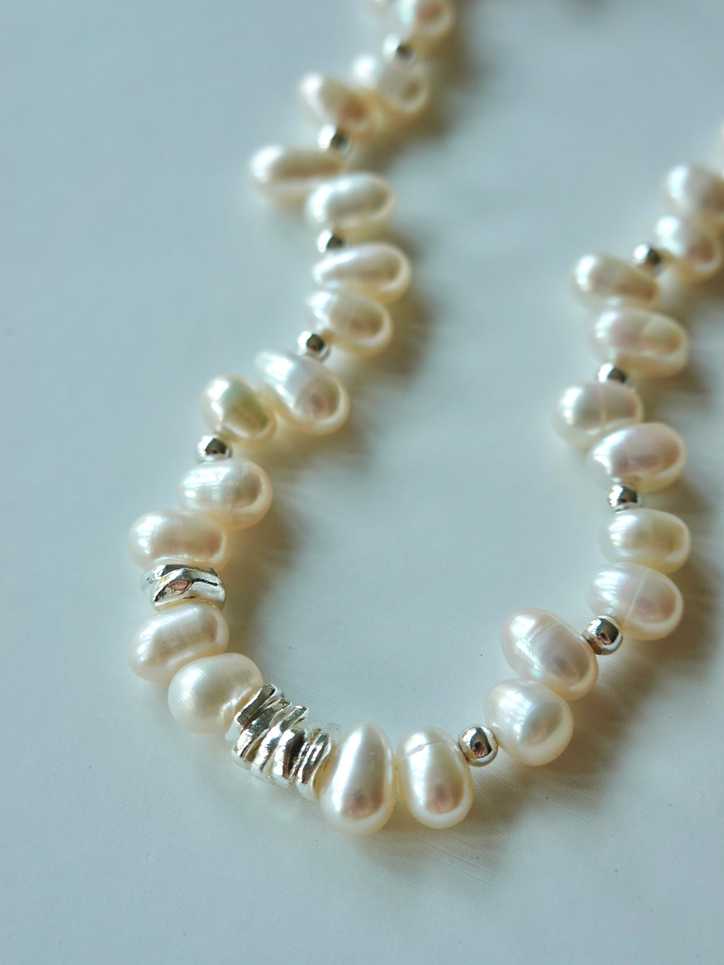 Stagger Pearl Necklace