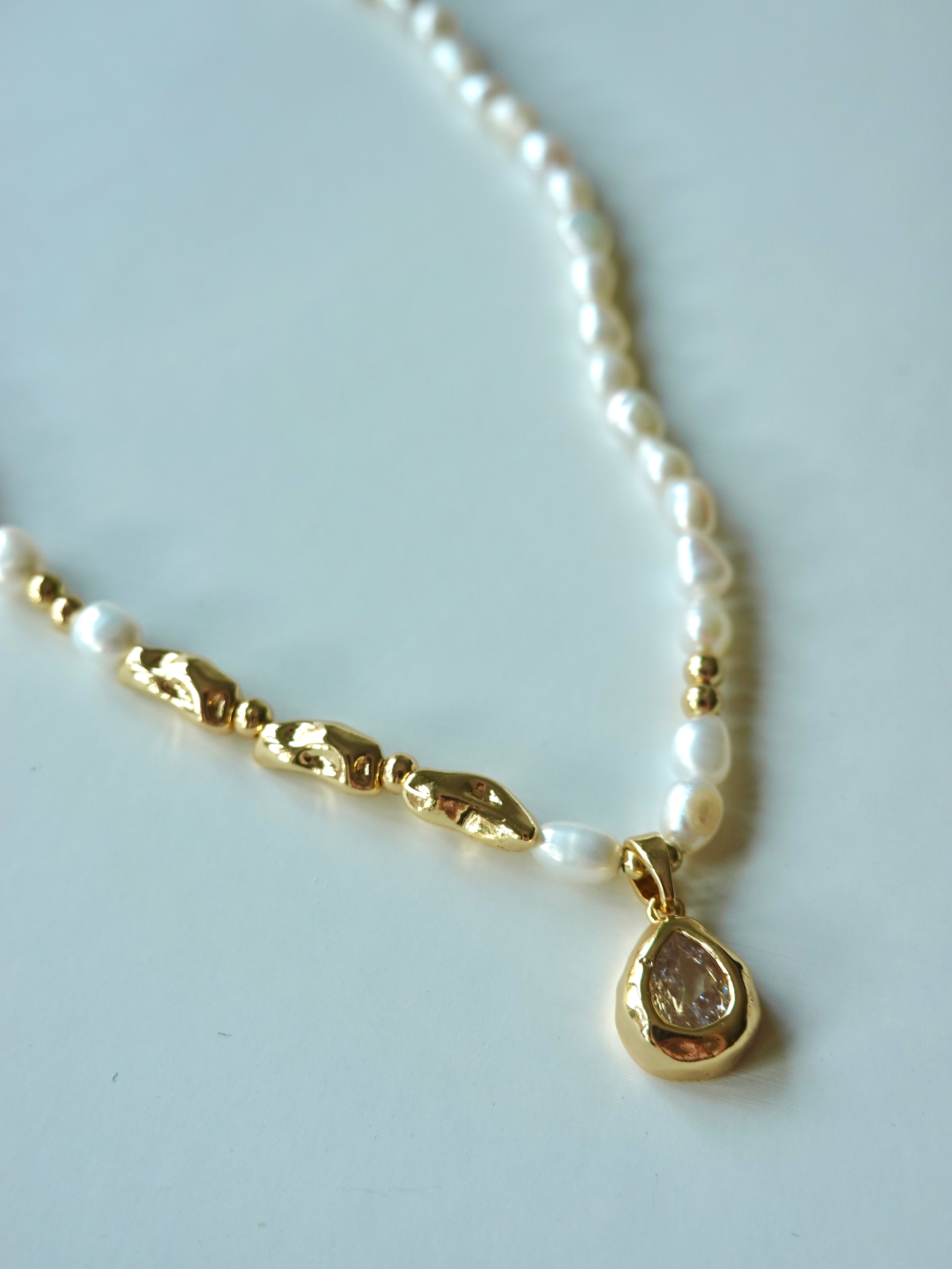 Droplet Accent Pearl Necklace