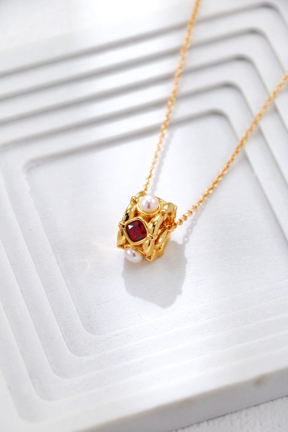 Lattice Pearl Pendant Necklace