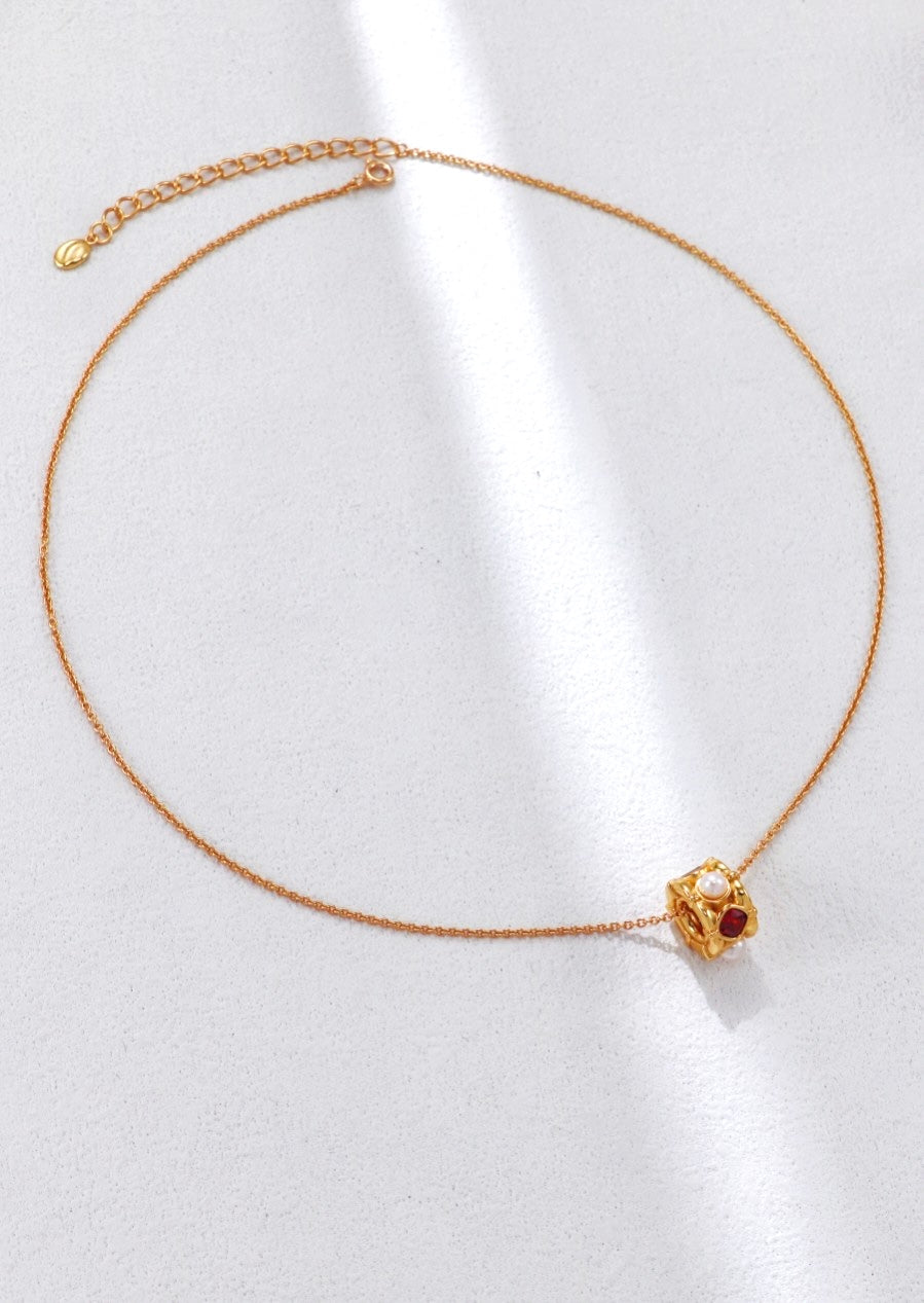 Lattice Pearl Pendant Necklace